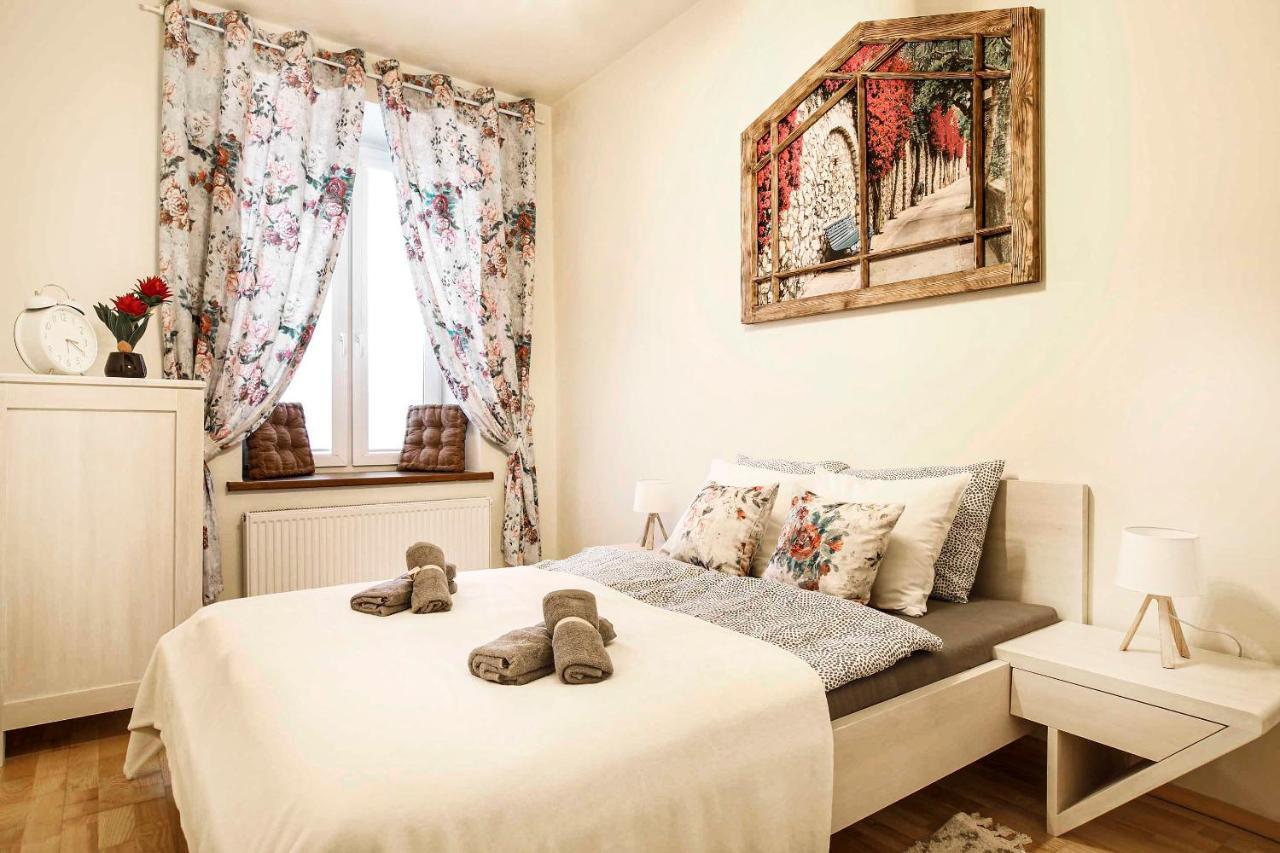 2-Room Apartment With Kitchen, Heart Of Cracow Old Town Kraków Eksteriør billede