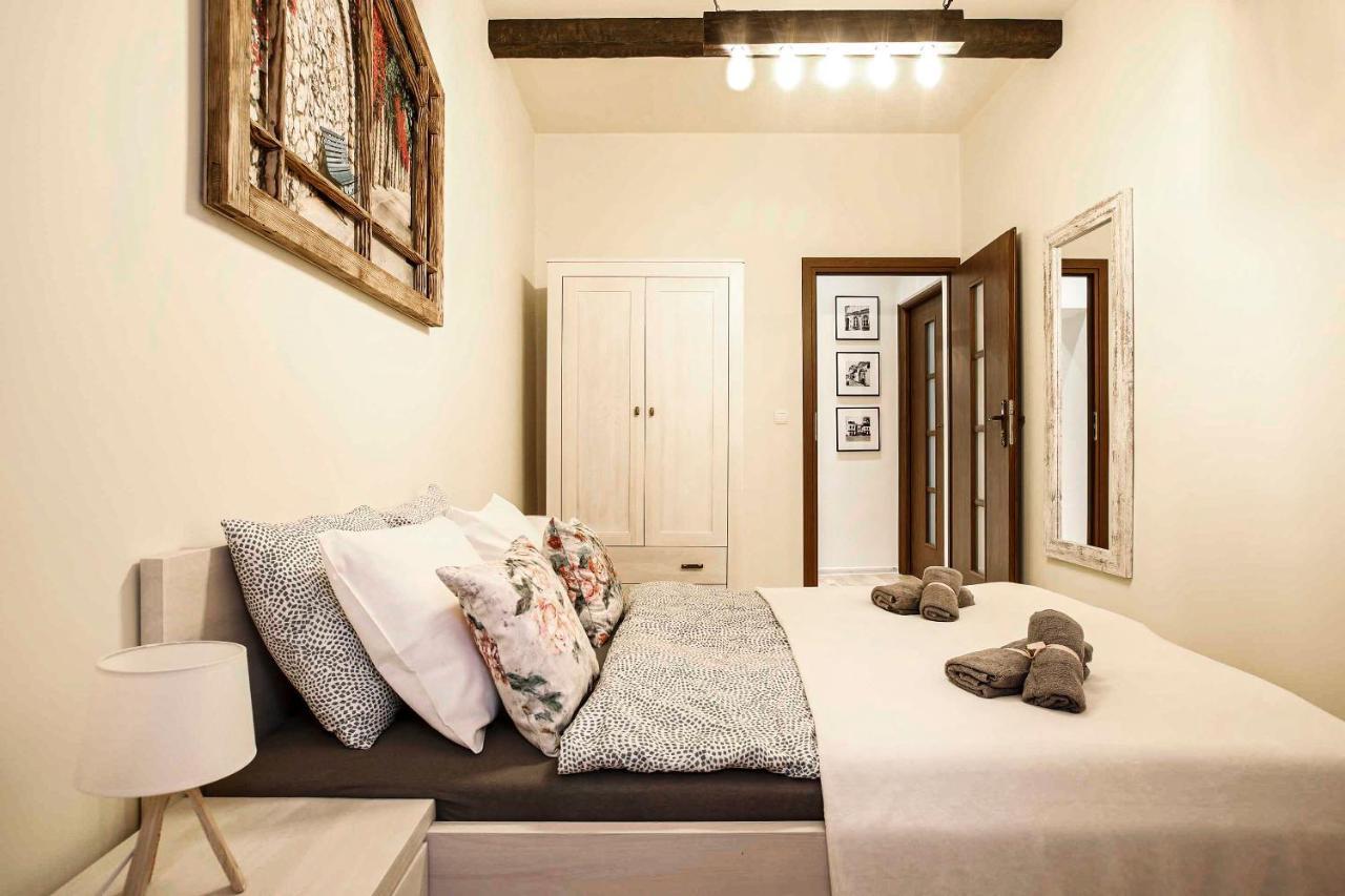 2-Room Apartment With Kitchen, Heart Of Cracow Old Town Kraków Eksteriør billede
